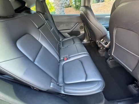 Used 2025 Tesla Model Y Long Range AWD/4WD image 15