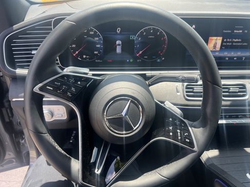 Used 2025 Mercedes-Benz GLE 450 4MATIC w/ Winter Package image 18
