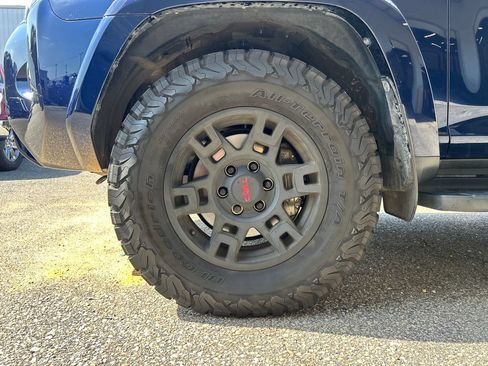 Used 2024 Toyota 4Runner SR5 Premium AWD/4WD image 6
