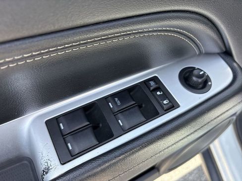 Used 2017 Jeep Compass Latitude image 22