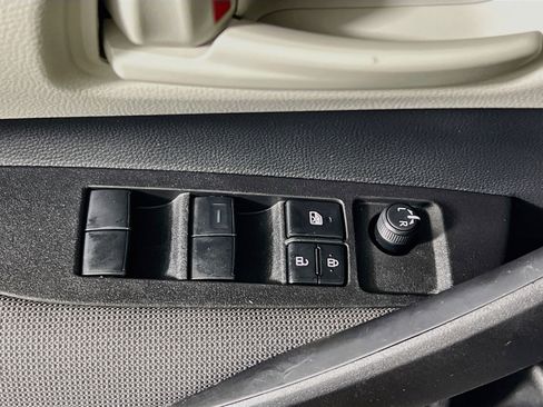 Used 2025 Toyota Corolla LE w/ Convenience Package FWD image 15