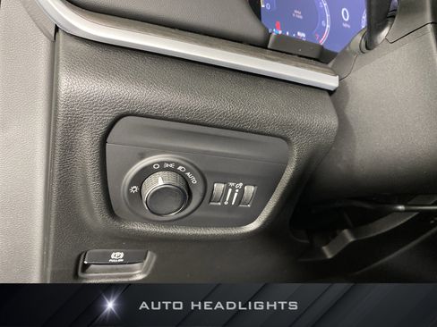 New 2026 Jeep Grand Cherokee Altitude image 23