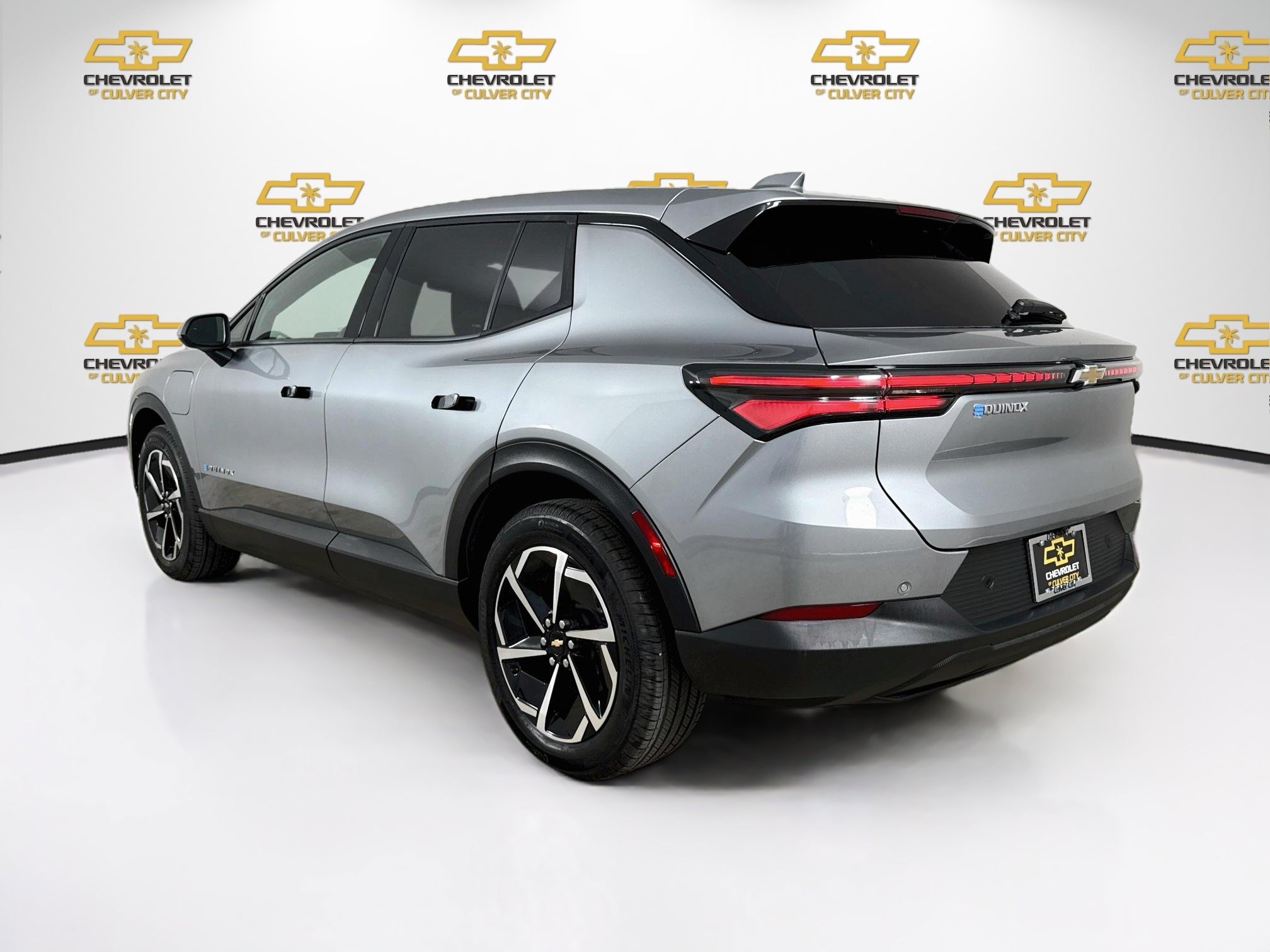 Used 2026 Chevrolet Equinox EV LT FWD image 6