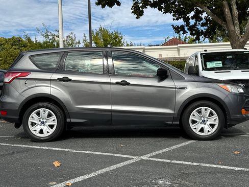 Used 2014 Ford Escape S FWD image 3