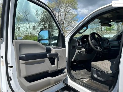Used 2018 Ford F250 XLT w/ Snow Plow Prep Package AWD/4WD image 2