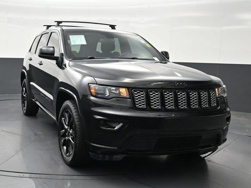 Used 2021 Jeep Grand Cherokee Laredo X RWD image 8