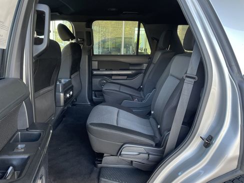 Used 2021 Ford Expedition XLT image 18