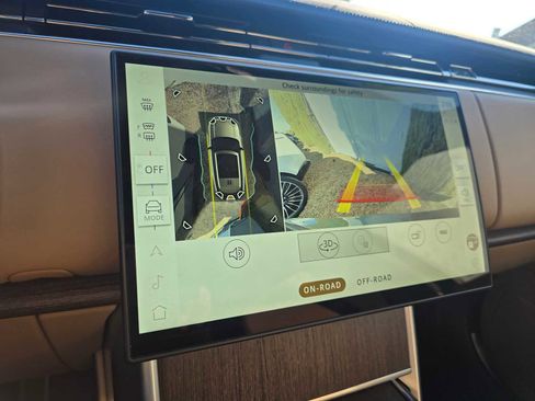 Used 2025 Land Rover Range Rover SE image 30