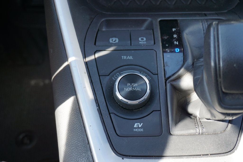 Used 2024 Toyota RAV4 XLE AWD/4WD image 22