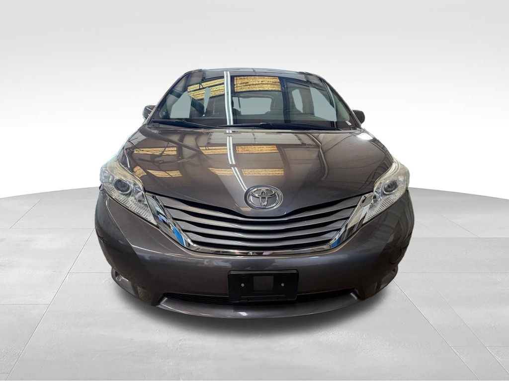 Used 2015 Toyota Sienna XLE AWD/4WD image 8