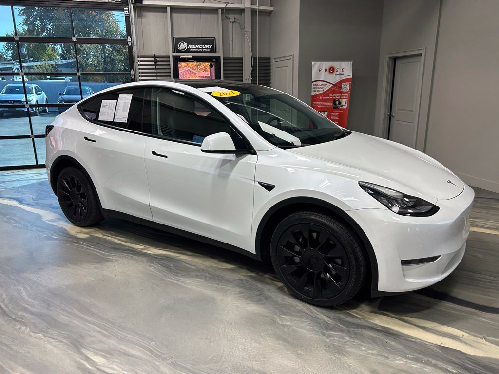 Used 2021 Tesla Model Y Long Range AWD/4WD image 30