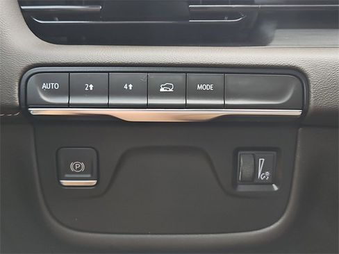 Used 2023 Cadillac Escalade ESV Premium Luxury image 28