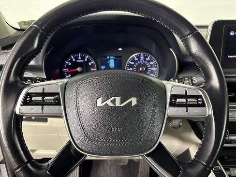 Used 2022 Kia Telluride S image 16