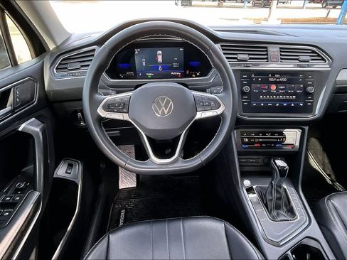 Used 2022 Volkswagen Tiguan SE image 5