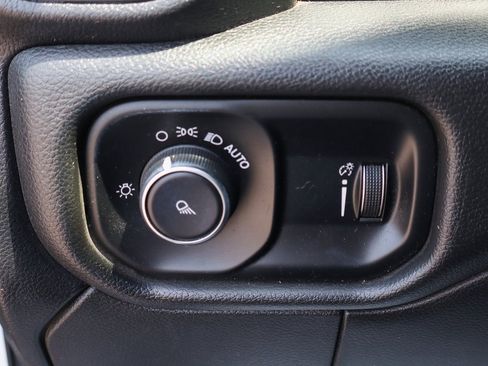 Used 2021 RAM 3500 Big Horn image 21