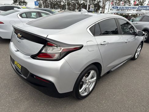Used 2018 Chevrolet Volt LT w/ Comfort Package image 4