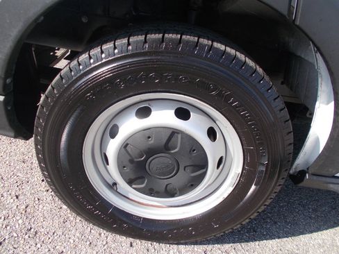 Used 2021 Ford Transit 250 Medium Roof RWD image 10
