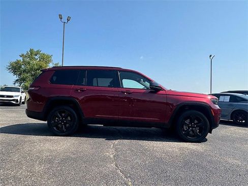 Used 2023 Jeep Grand Cherokee L Laredo image 9