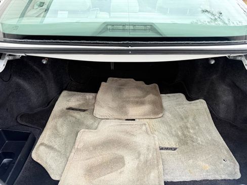 Used 2010 Toyota Camry image 38