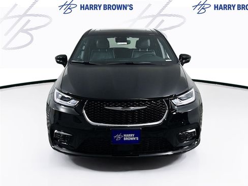New 2026 Chrysler Pacifica Limited FWD image 29