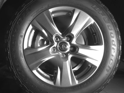 Used 2025 Toyota RAV4 LE AWD/4WD image 9