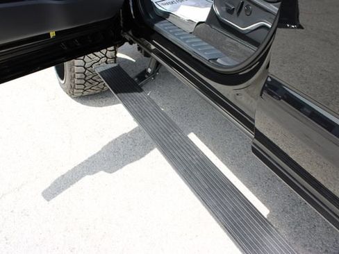 Used 2024 Ford F250 Lariat w/ Black Appearance Package AWD/4WD image 23