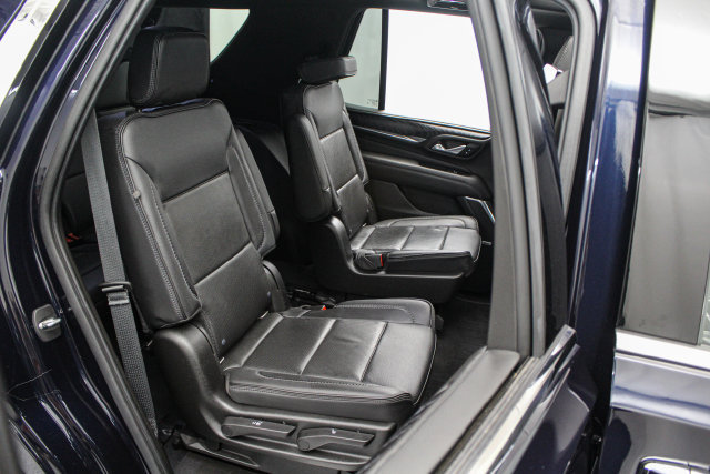 Certified 2021 GMC Yukon Denali w/ Denali Premium Package AWD/4WD image 17