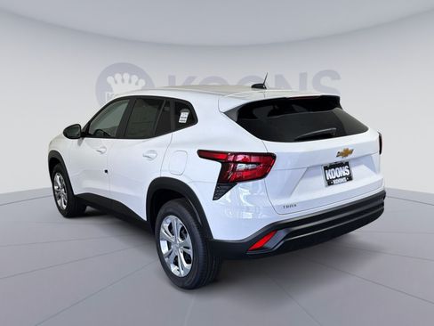 New 2026 Chevrolet Trax LS FWD image 4