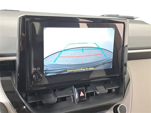 Used 2025 Toyota Corolla LE w/ Convenience Package image 29