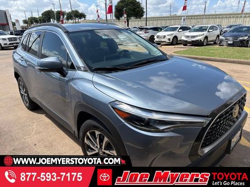 Used 2024 Toyota Corolla Cross XLE FWD image 1