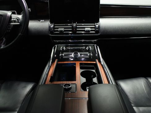 Used 2024 Lincoln Navigator Reserve image 24