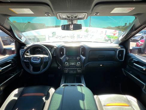 Used 2023 GMC Sierra 2500 AT4 w/ AT4 Preferred Package image 10