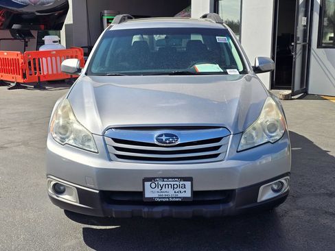 Used 2010 Subaru Outback 2.5i Premium AWD/4WD image 2