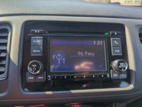 Used 2021 Honda HR-V LX image 30