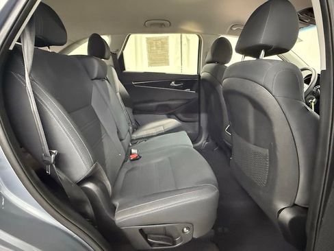 Used 2020 Kia Sorento L image 27