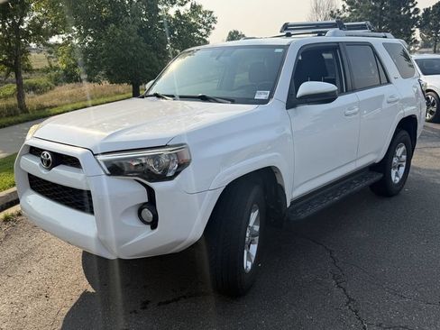 Used 2015 Toyota 4Runner SR5 AWD/4WD image 2