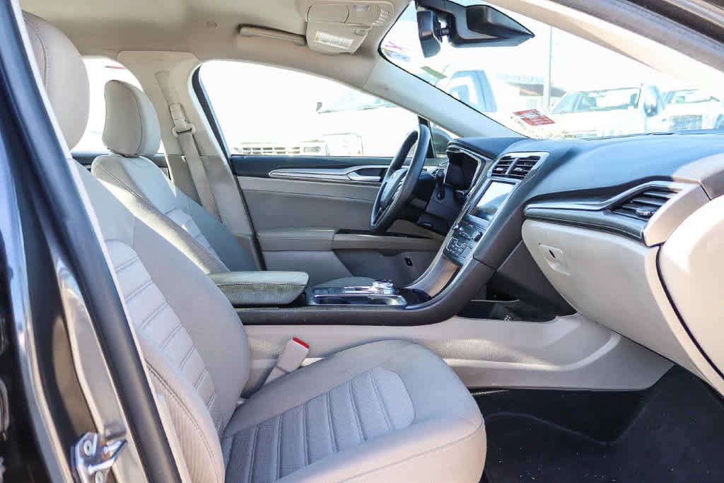 Certified 2020 Ford Fusion SE FWD image 13