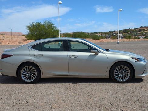 Used 2019 Lexus ES 350 w/ Accessory Package 2 FWD image 2