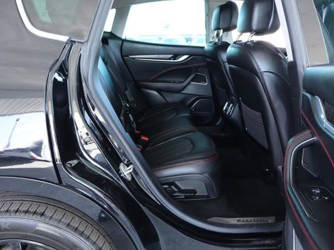 Used 2017 Maserati Levante w/ Luxury Package image 31