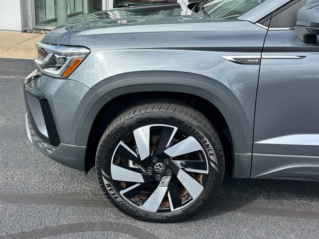 Certified 2023 Volkswagen Taos SEL AWD/4WD image 7