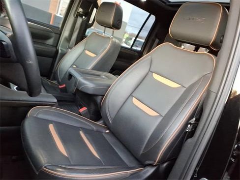 Used 2023 GMC Yukon XL AT4 w/ AT4 Premium Plus Package image 11