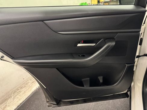 Used 2024 MAZDA CX-90 3.3 Turbo w/ Select Package image 16