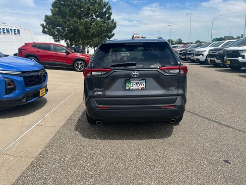 Used 2021 Toyota RAV4 XLE w/ Convenience Package AWD/4WD image 6