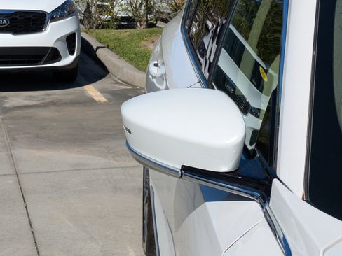 Used 2024 Acura MDX SH-AWD w/ Advance Package image 8