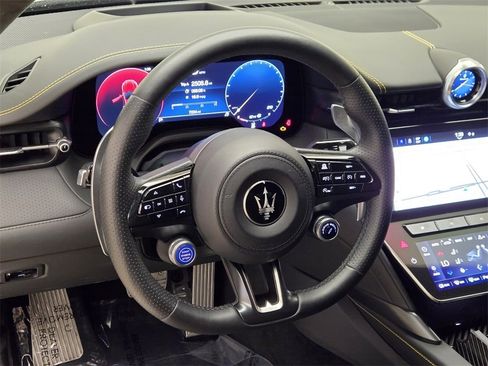 Used 2024 Maserati GranTurismo Trofeo image 32