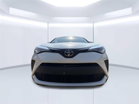 Used 2020 Toyota C-HR LE FWD image 14