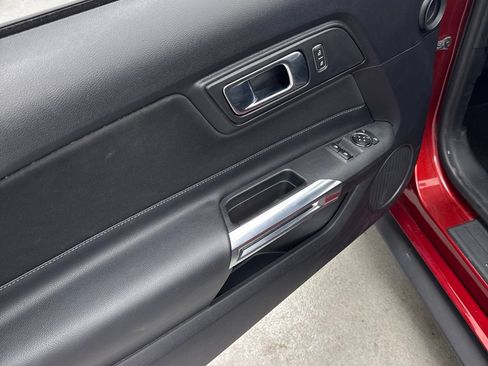 Used 2019 Ford Mustang Coupe RWD image 12
