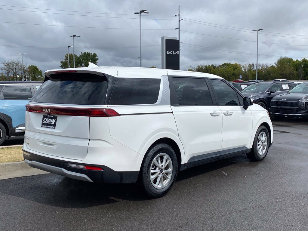 Certified 2024 Kia Carnival LX FWD image 7