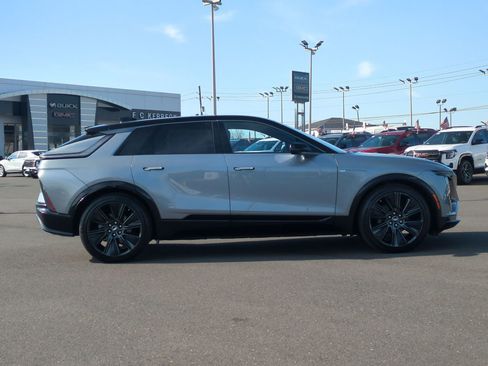 Certified 2024 Cadillac Lyriq Sport image 8