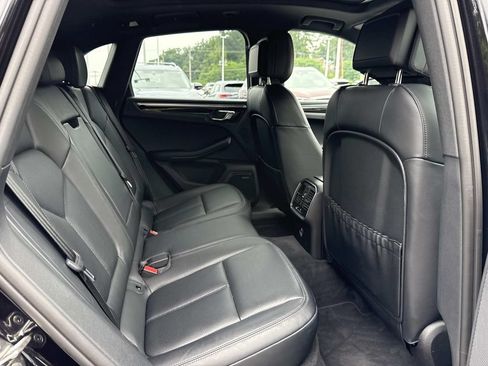 Used 2025 Porsche Macan AWD/4WD image 20